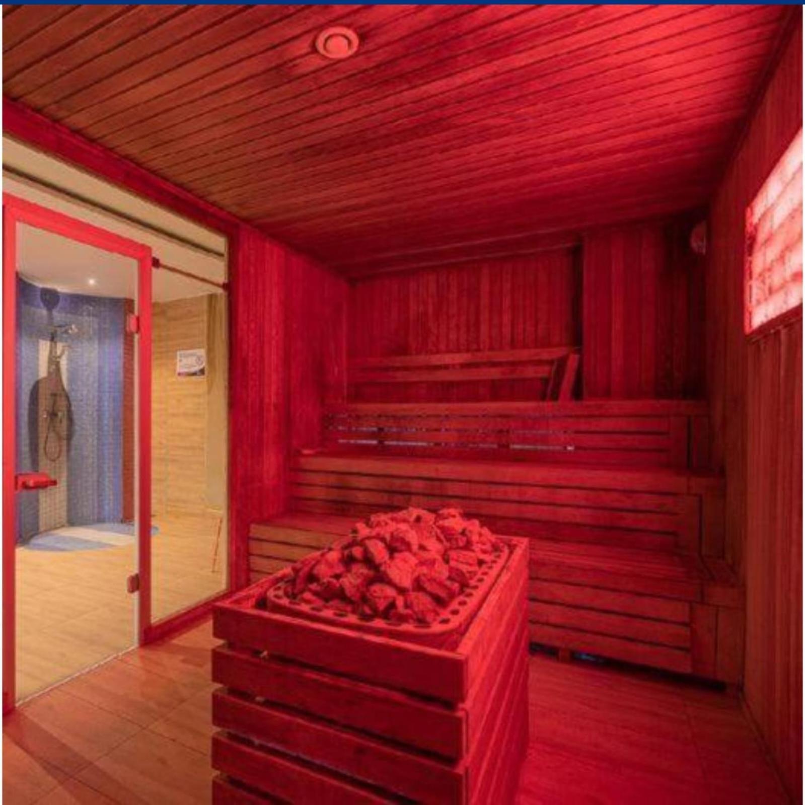 Love Room Бухарест Экстерьер фото