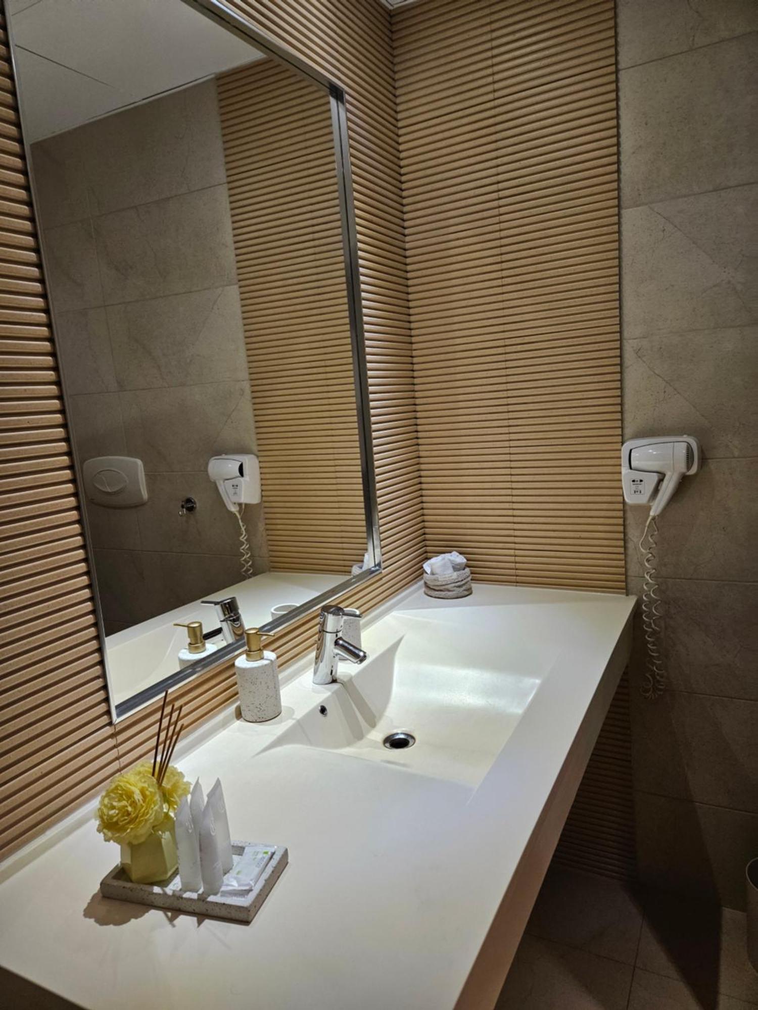 Love Room Бухарест Экстерьер фото