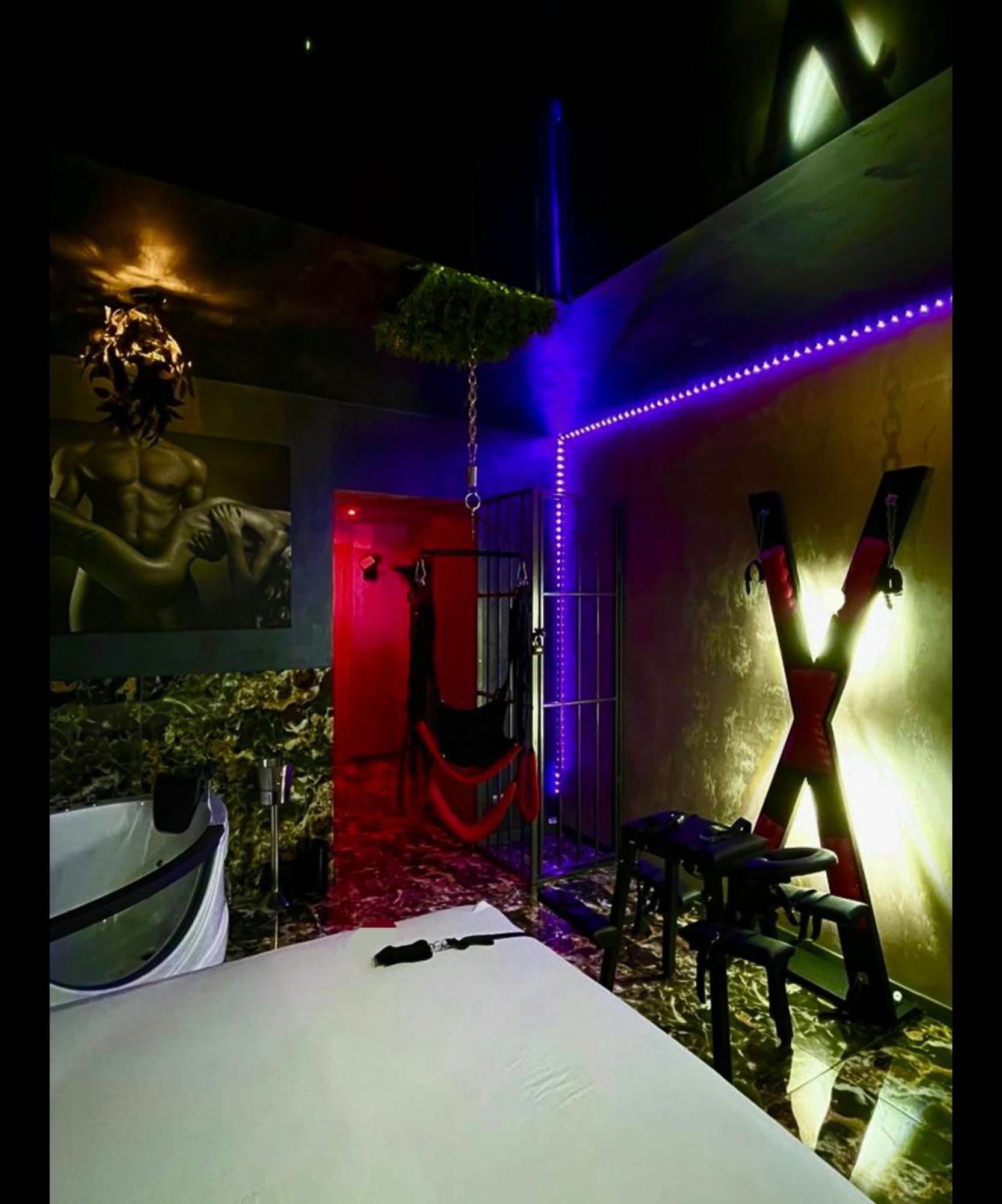 Love Room Бухарест Экстерьер фото